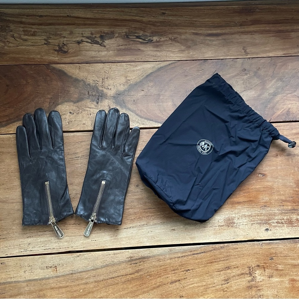 Michael Kors Black Leather Zip Wrist Gloves